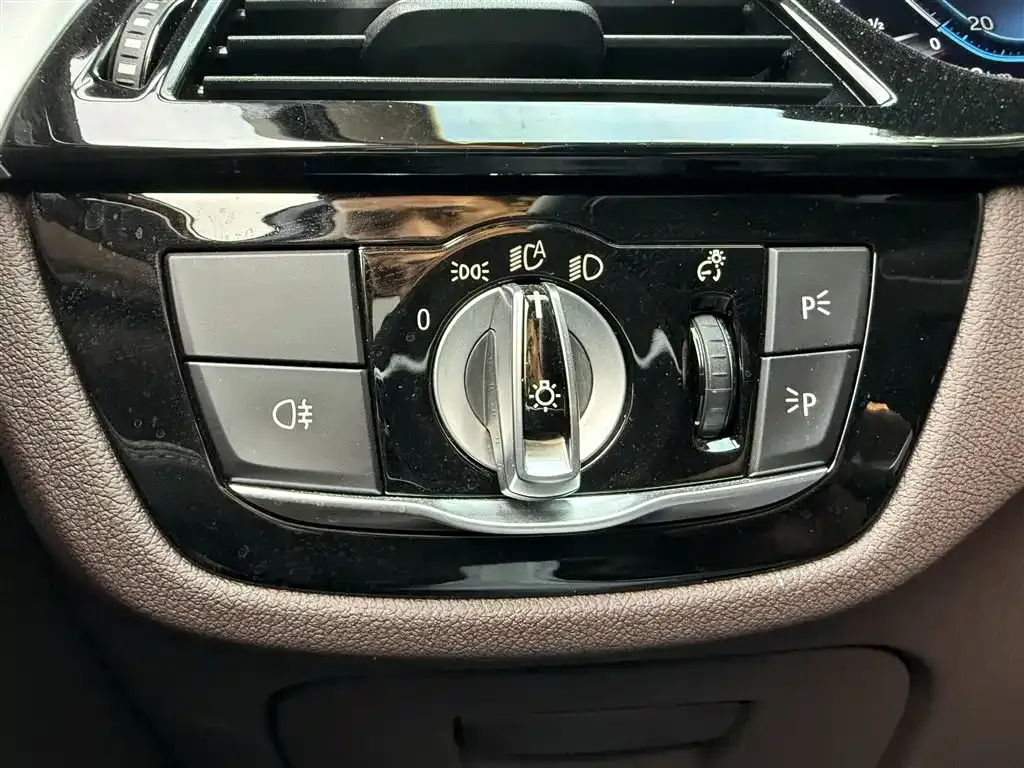 BMW 5 Series New Energy 2021 из CN, фото 9