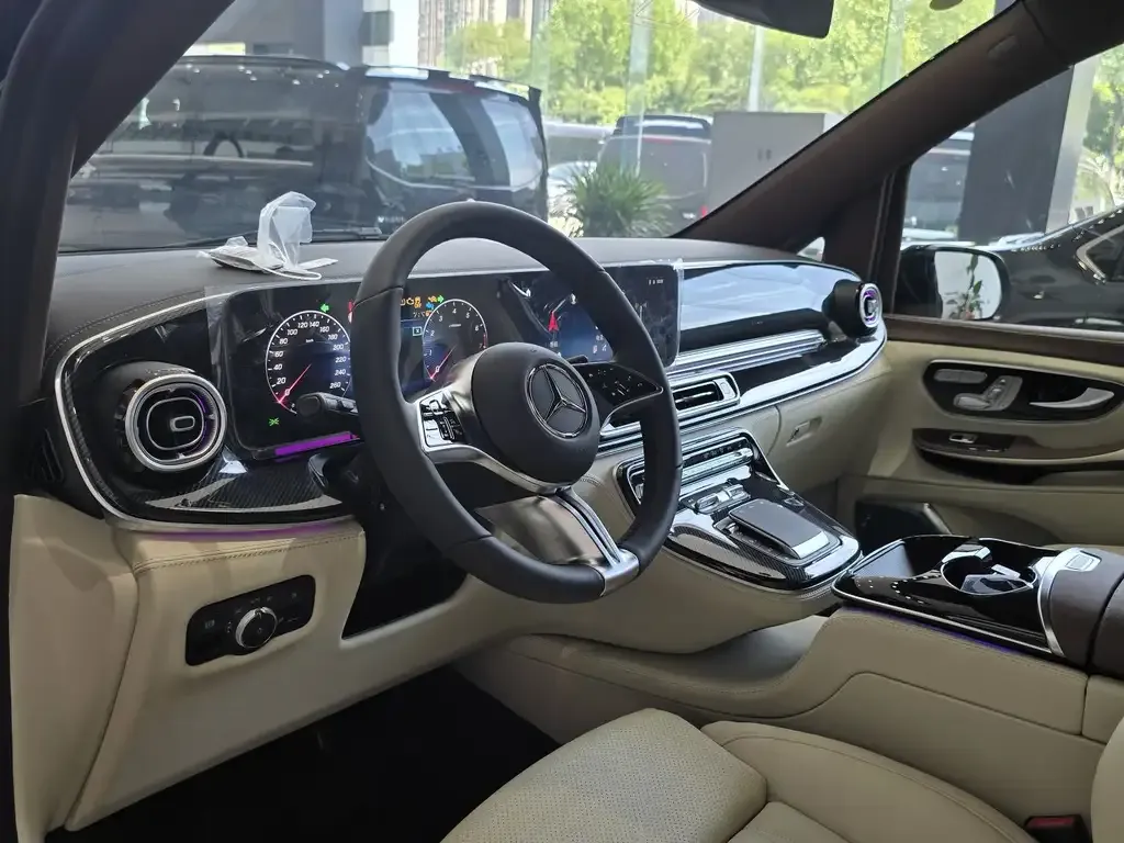 Mercedes-Benz V-Class 2025 из CN, фото 3