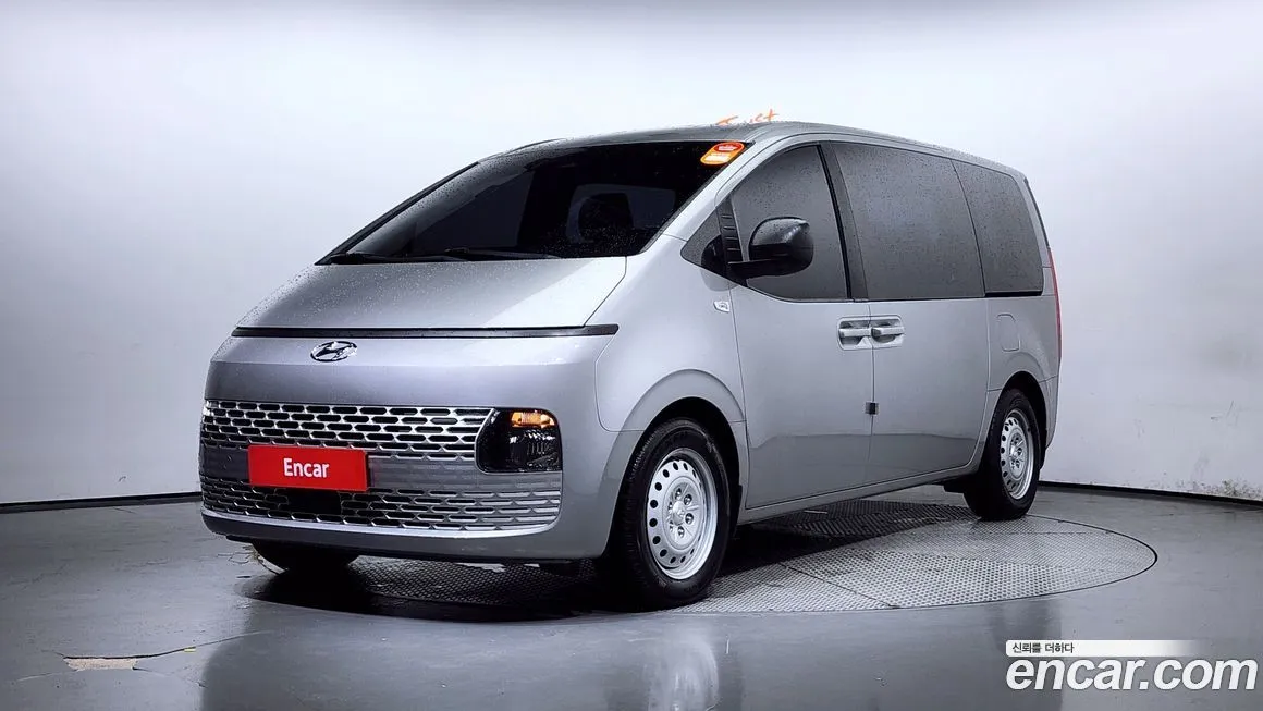 Hyundai Staria — фото 1