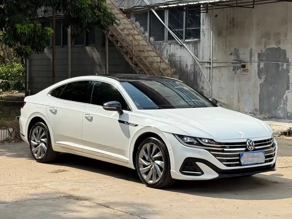 Volkswagen CC 2022 из CN, фото 1