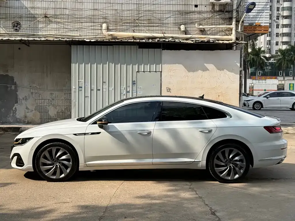 Volkswagen CC 2022 из CN, фото 4