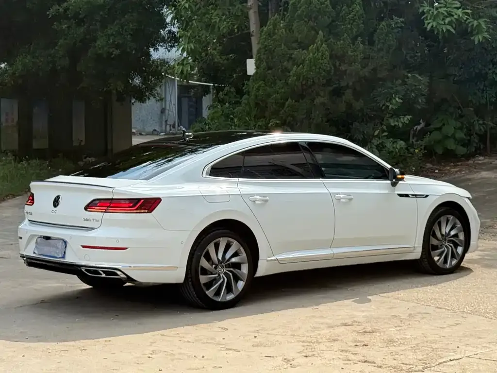 Volkswagen CC 2022 из CN, фото 5