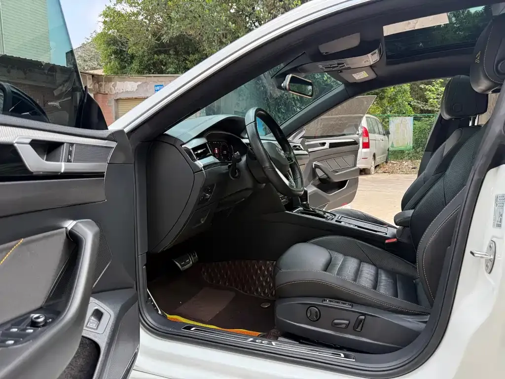 Volkswagen CC 2022 из CN, фото 8