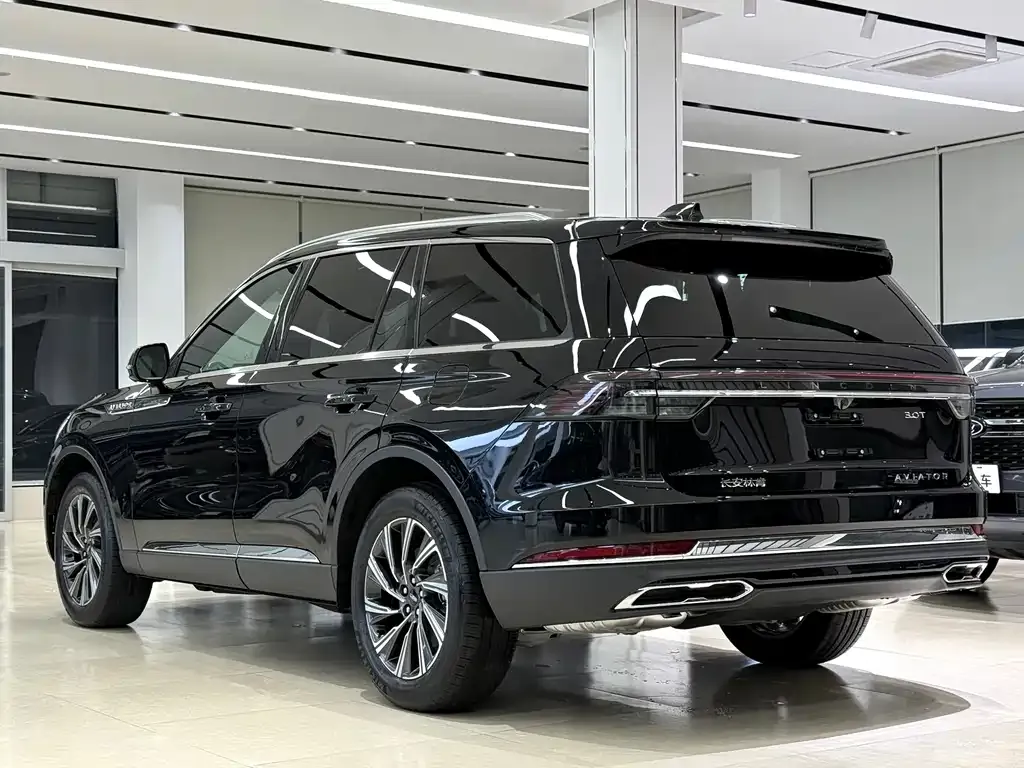 Lincoln Aviator 2024 из CN, фото 6
