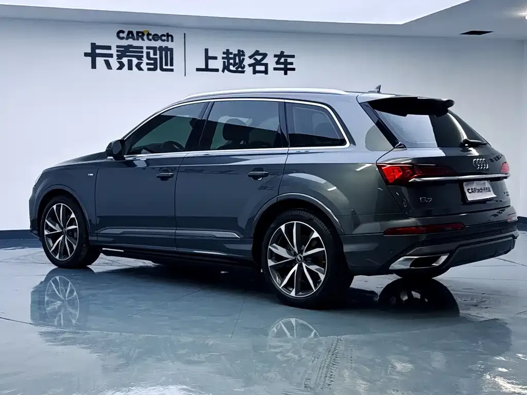 Audi Q7 2021 из CN, фото 3