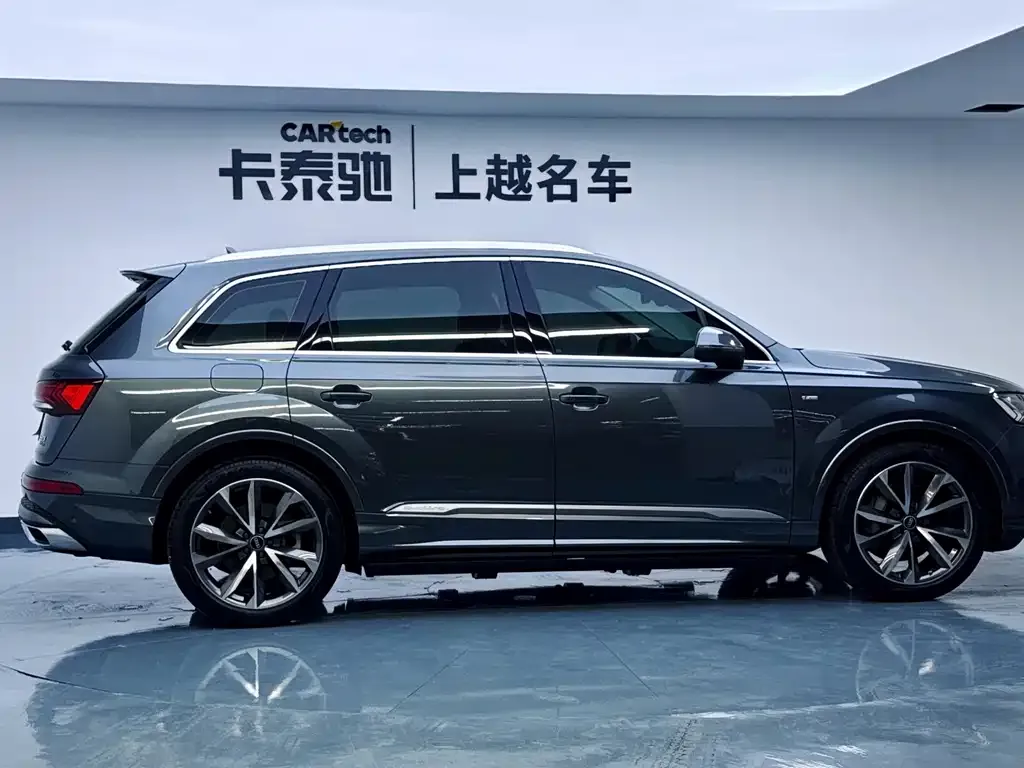 Audi Q7 2021 из CN, фото 7