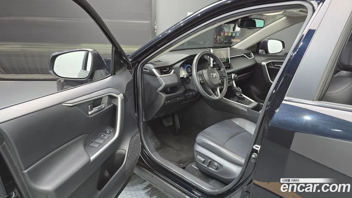 Toyota RAV4 2023 из KR, фото 10