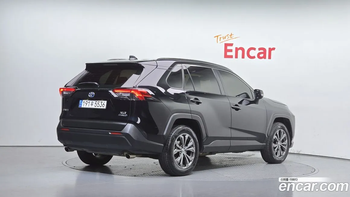 Toyota RAV4 2023 из KR, фото 2