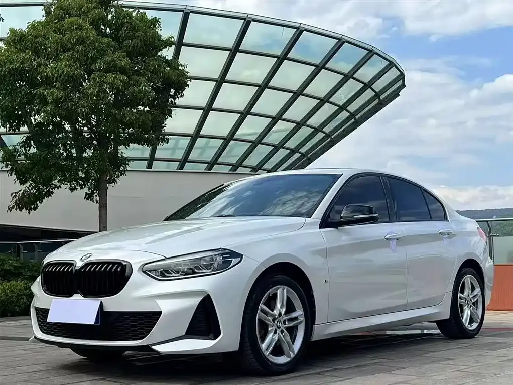 BMW 1 Series 2022 из CN, фото 1