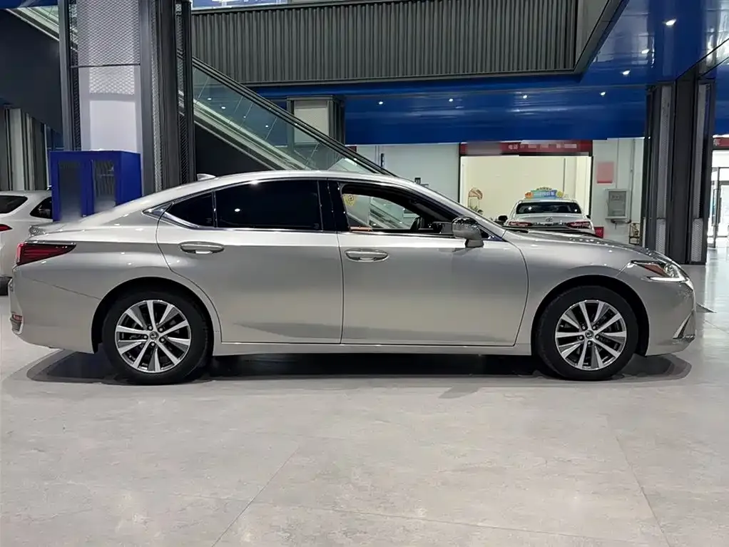 Lexus ES 2021 из CN, фото 4