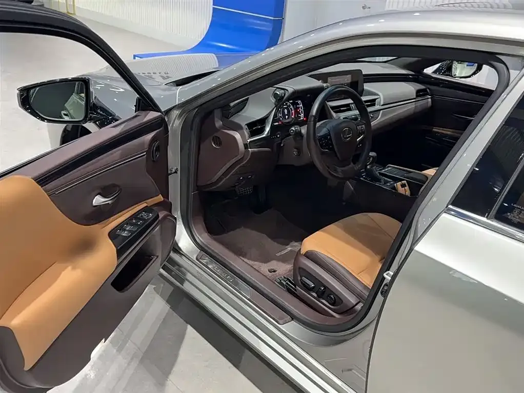 Lexus ES 2021 из CN, фото 8