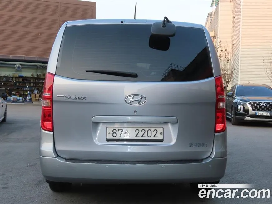Hyundai Starex — фото 4