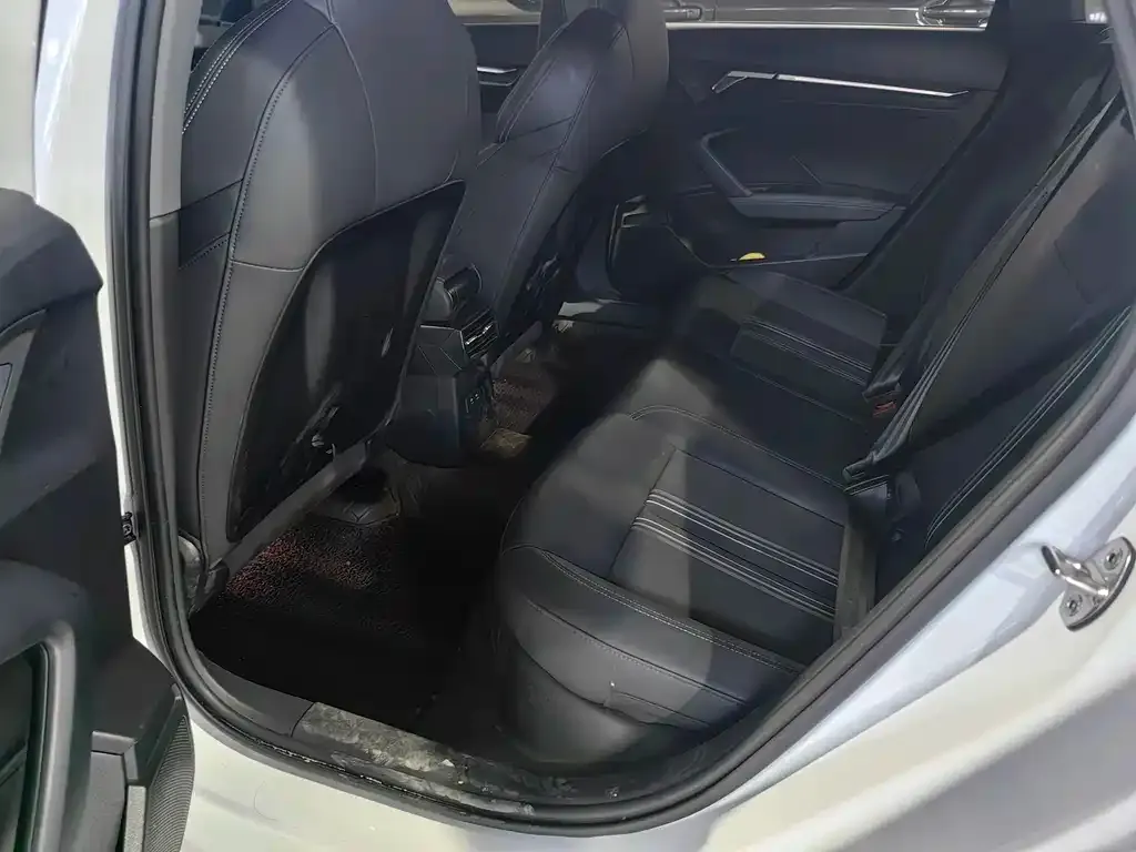 Audi A3 2024 из CN, фото 8