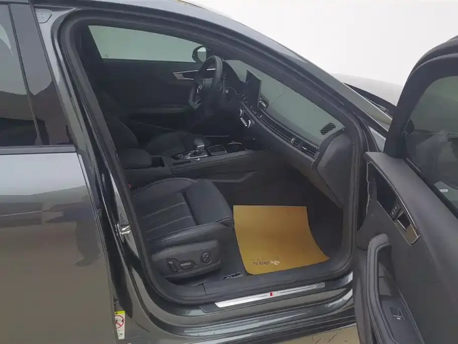 Audi A4L 2023 из CN, фото 8