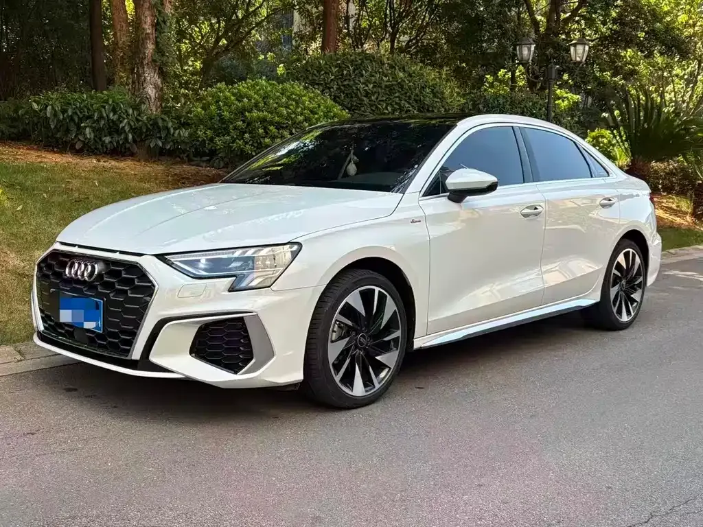 Audi A3 2024 из CN, фото 1