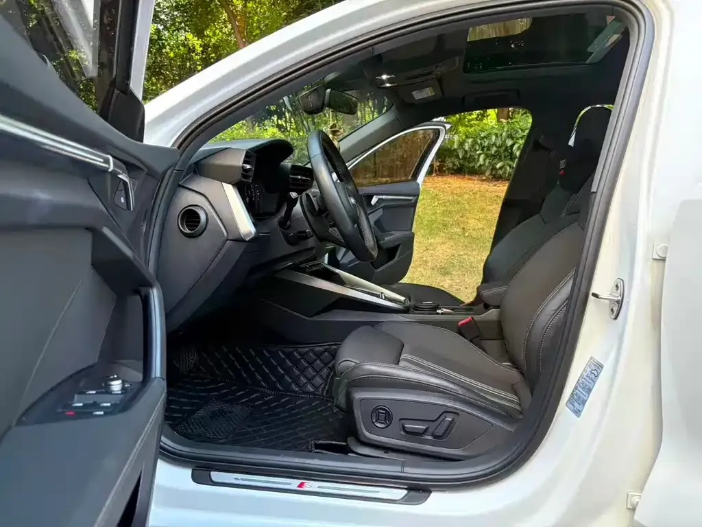 Audi A3 2024 из CN, фото 5