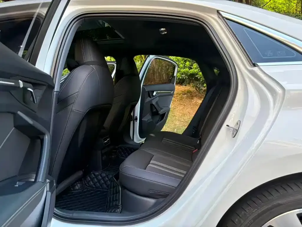 Audi A3 2024 из CN, фото 9