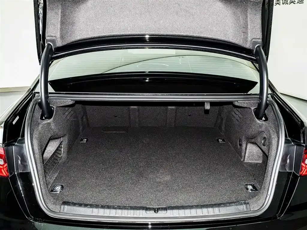 Audi A6L 2022 из CN, фото 7