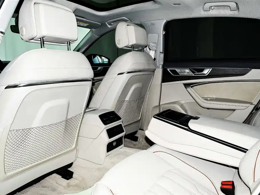 Audi A6L 2022 из CN, фото 8