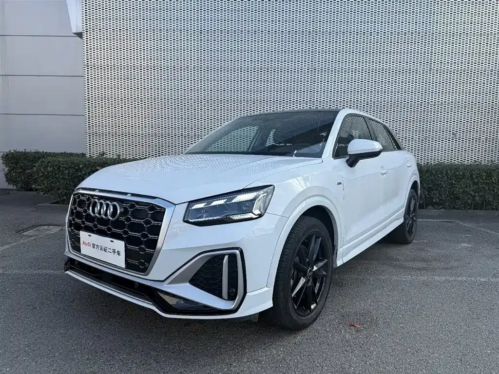 Audi Q2L 2023 из CN, фото 1
