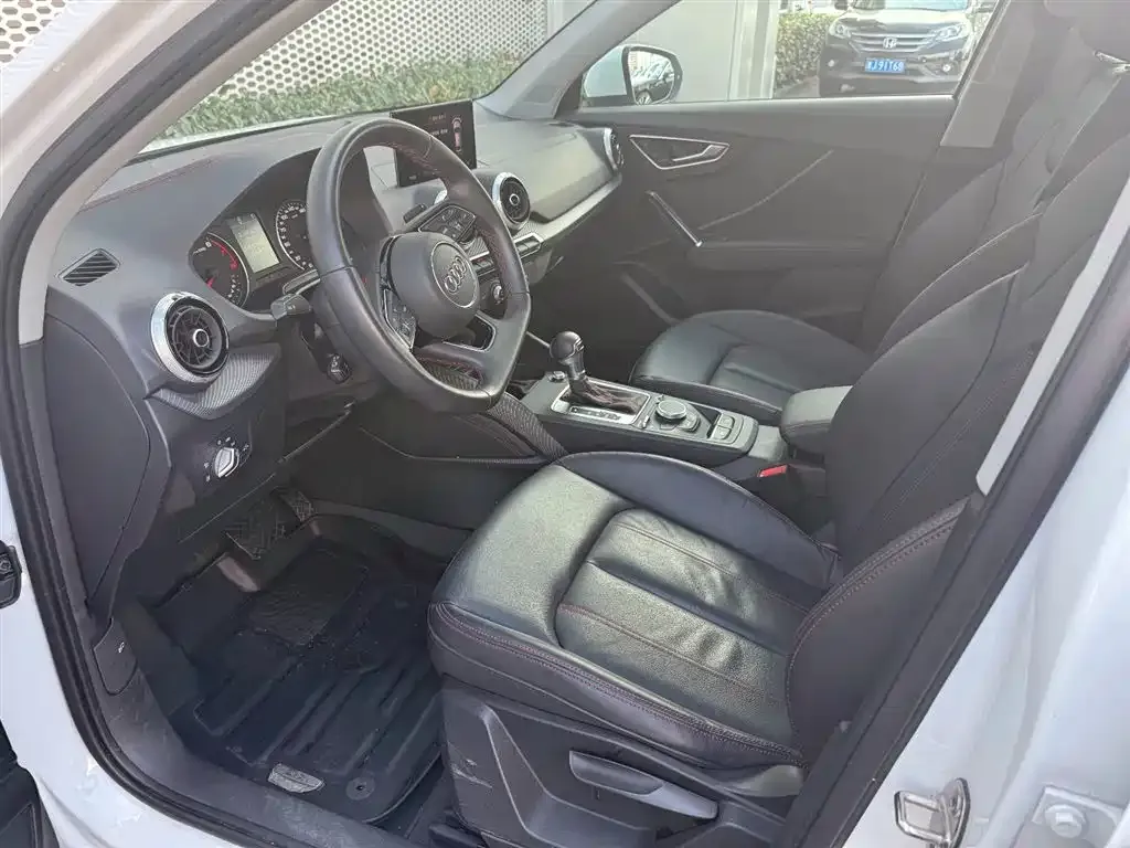Audi Q2L 2023 из CN, фото 5