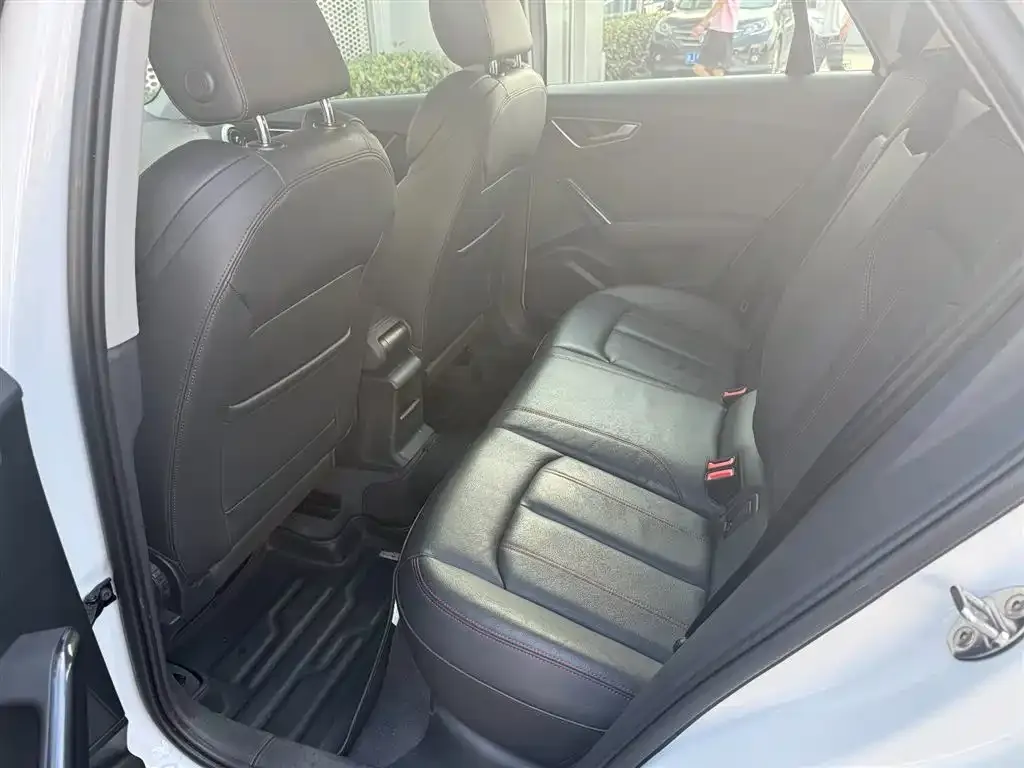 Audi Q2L 2023 из CN, фото 6