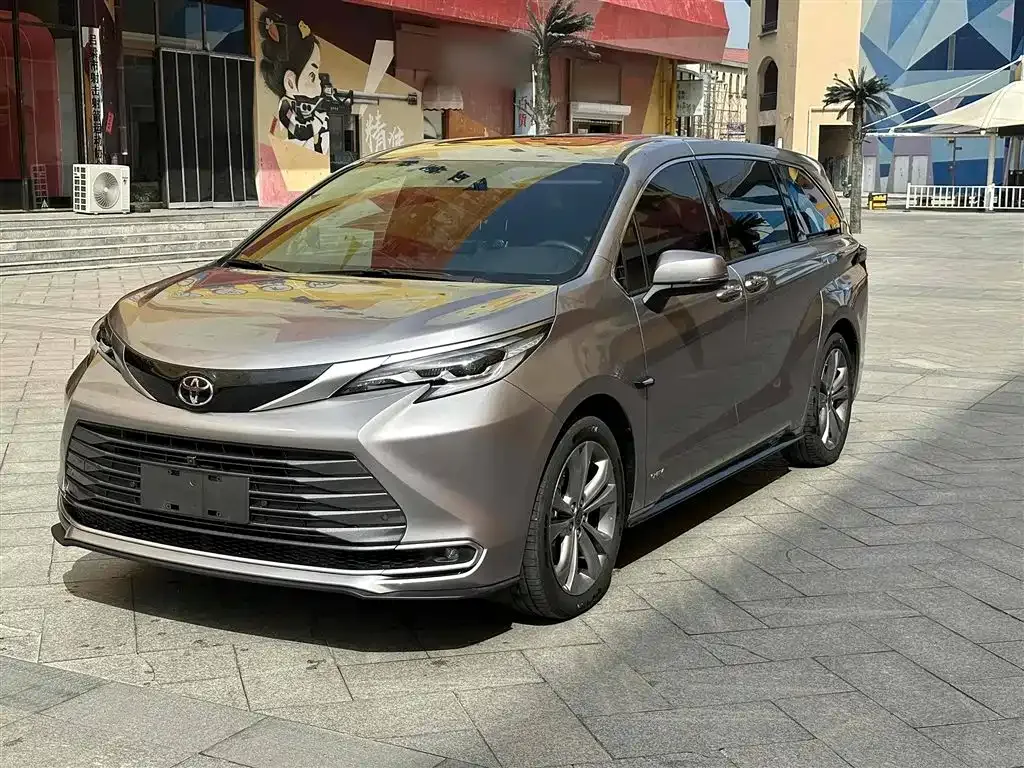 Toyota Sienna 2024 из CN, фото 2