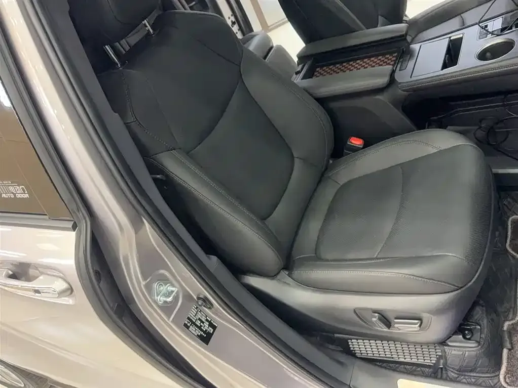 Toyota Sienna 2024 из CN, фото 3