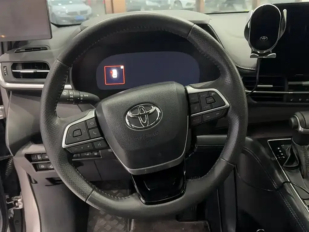 Toyota Sienna 2024 из CN, фото 4