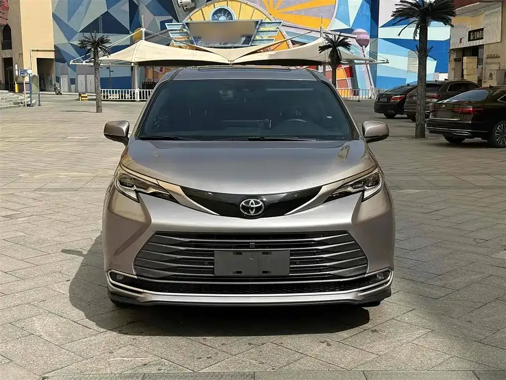 Toyota Sienna 2024 из CN, фото 7
