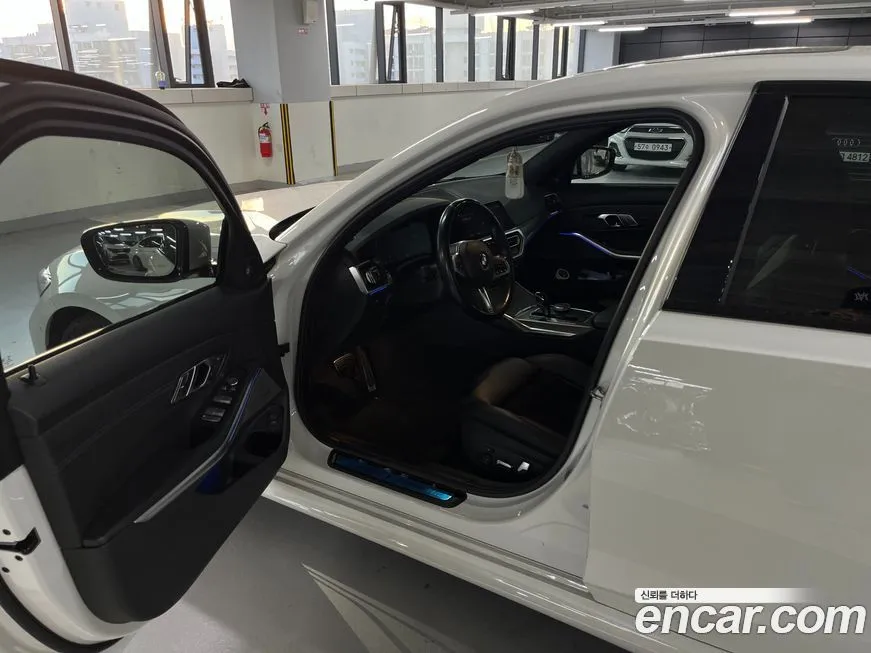 BMW 3-Series 2021 из KR, фото 8
