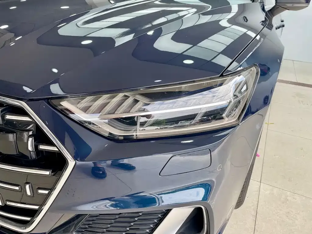 Audi A7L 2022 из CN, фото 4