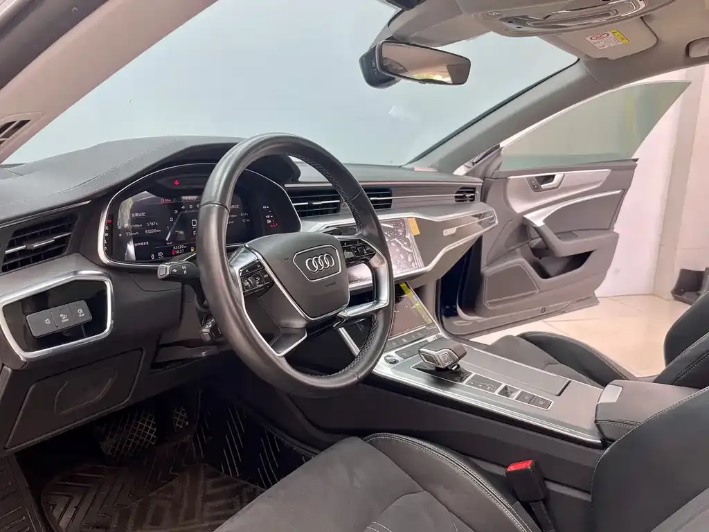 Audi A7L 2022 из CN, фото 8