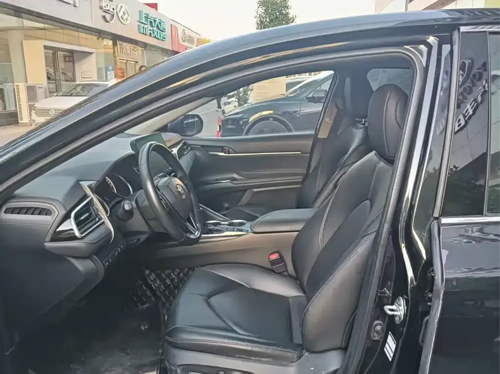 Toyota Camry 2023 из CN, фото 4