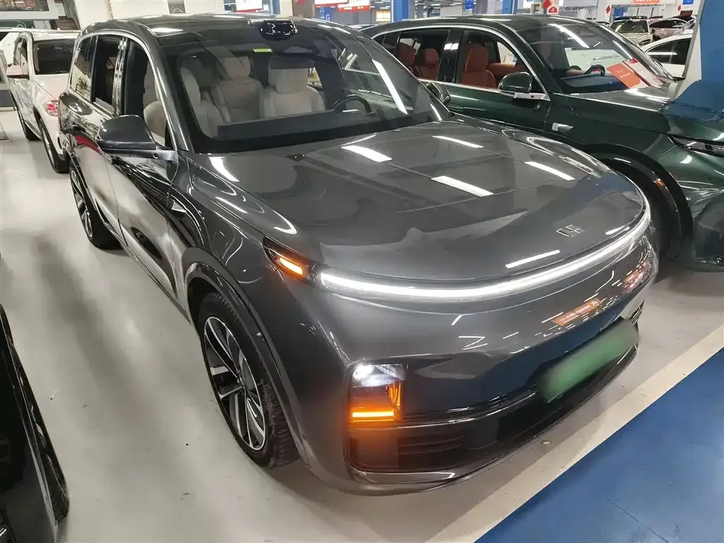 Li Auto L9 — фото 4