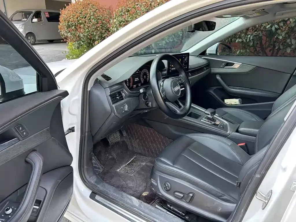 Audi A4L 2024 из CN, фото 10