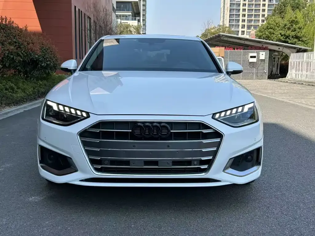 Audi A4L 2024 из CN, фото 2