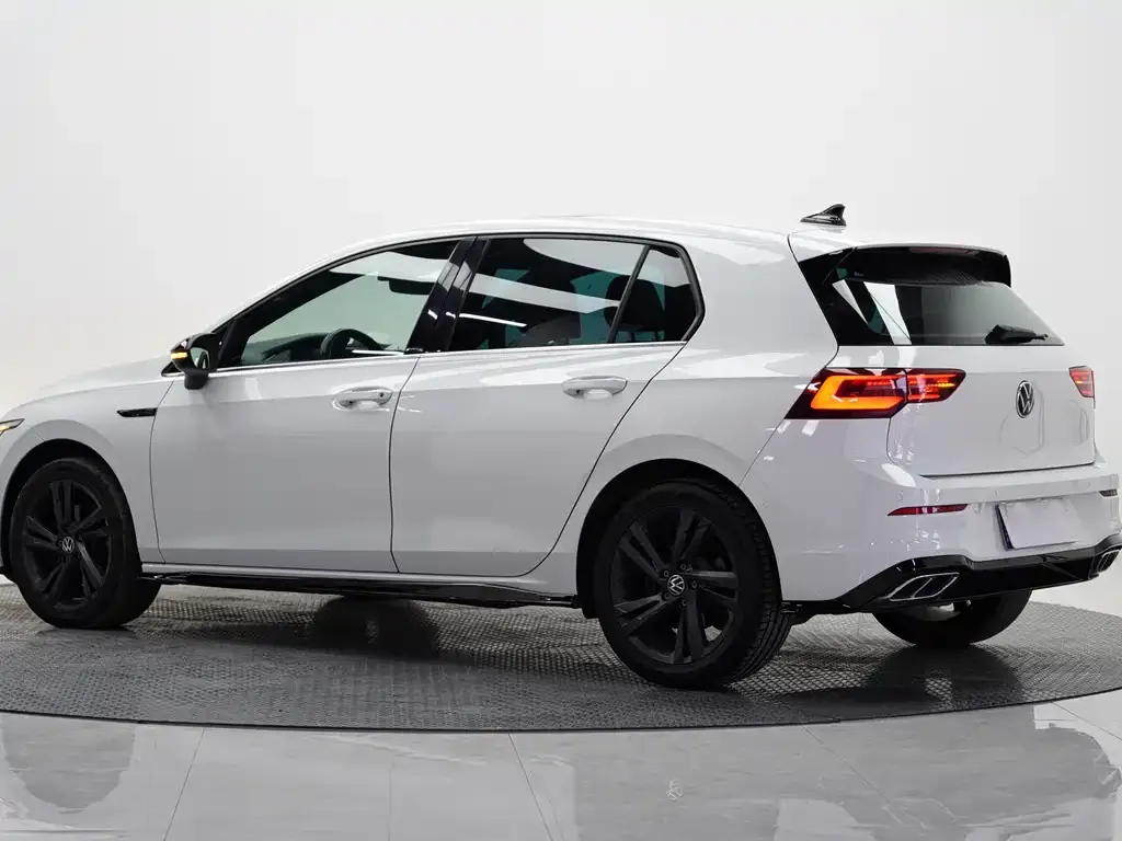Volkswagen Golf 2022 из CN, фото 3