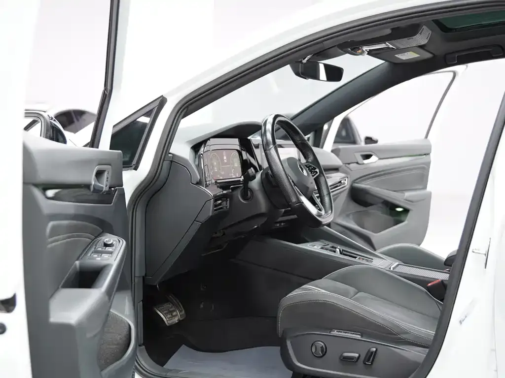 Volkswagen Golf 2022 из CN, фото 9