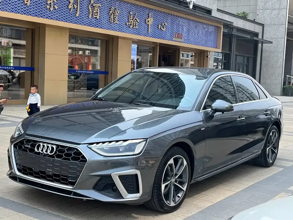 Audi A4L 2021 из CN, фото 1
