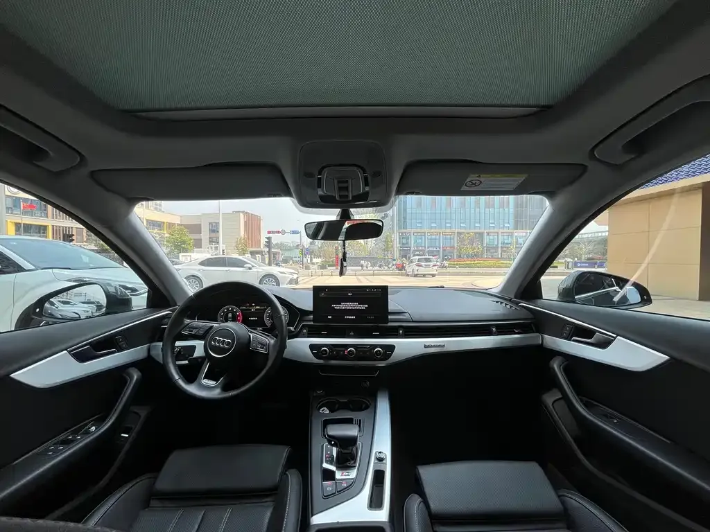 Audi A4L 2021 из CN, фото 10