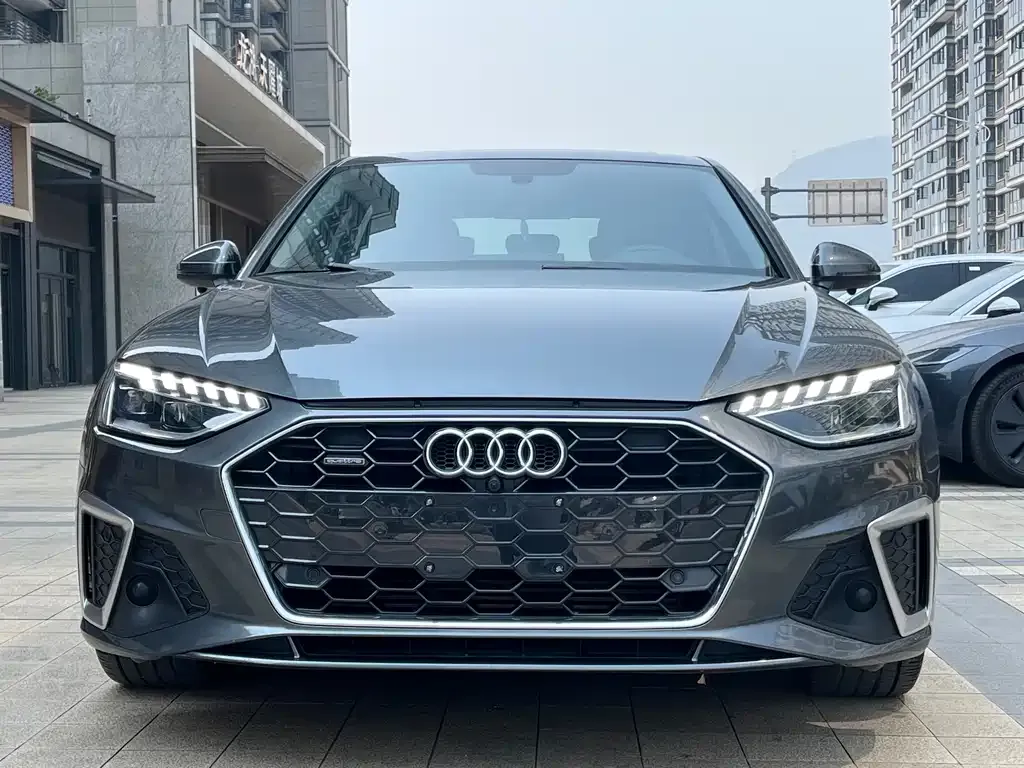 Audi A4L 2021 из CN, фото 2