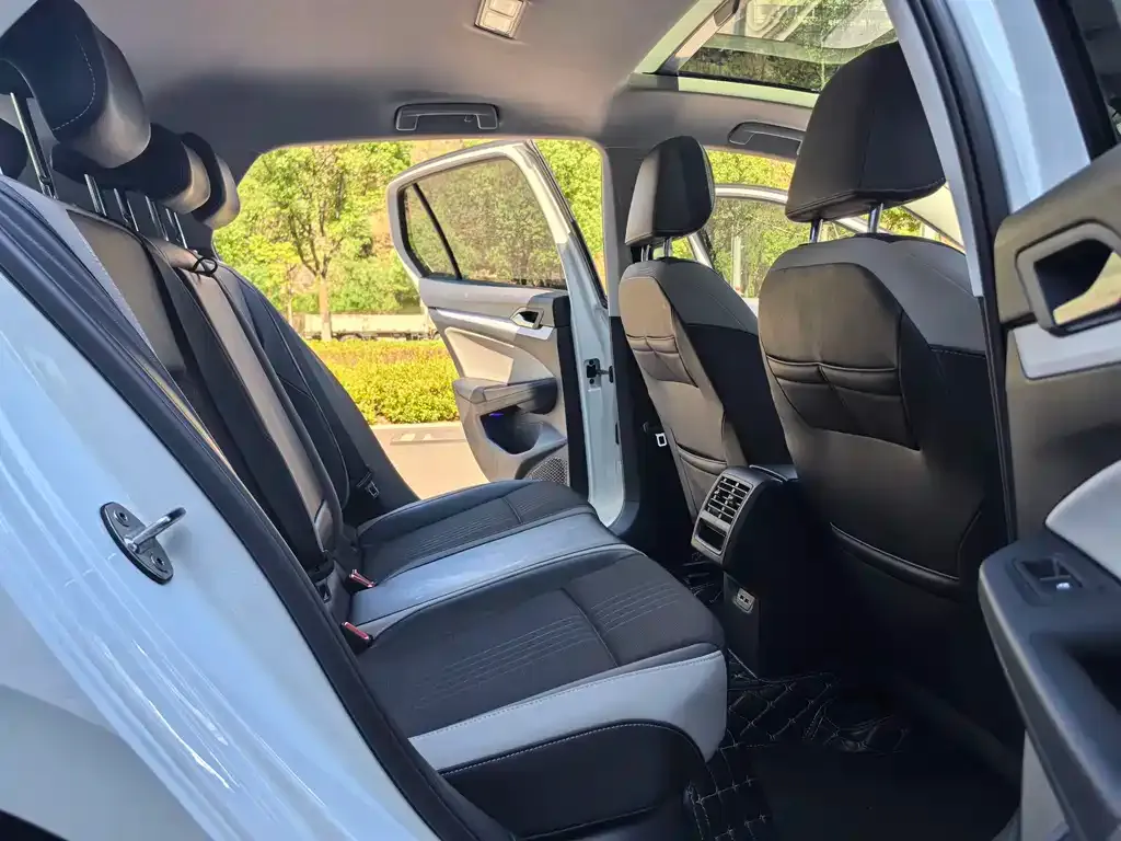 [object Object] Golf 2023 из CN, фото 8