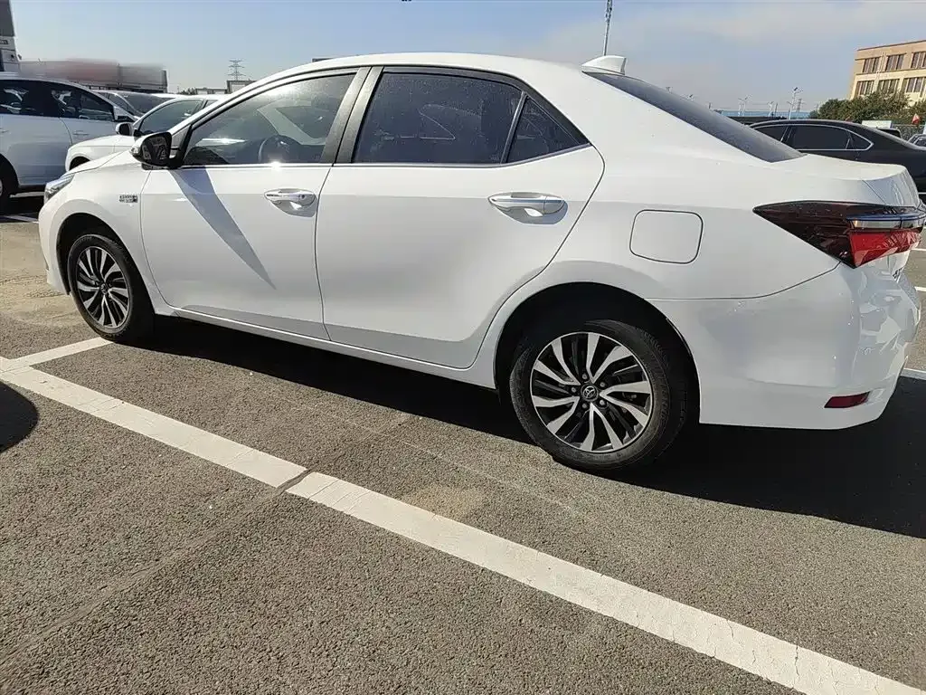 Toyota Corolla Hybrid 2021 из CN, фото 5