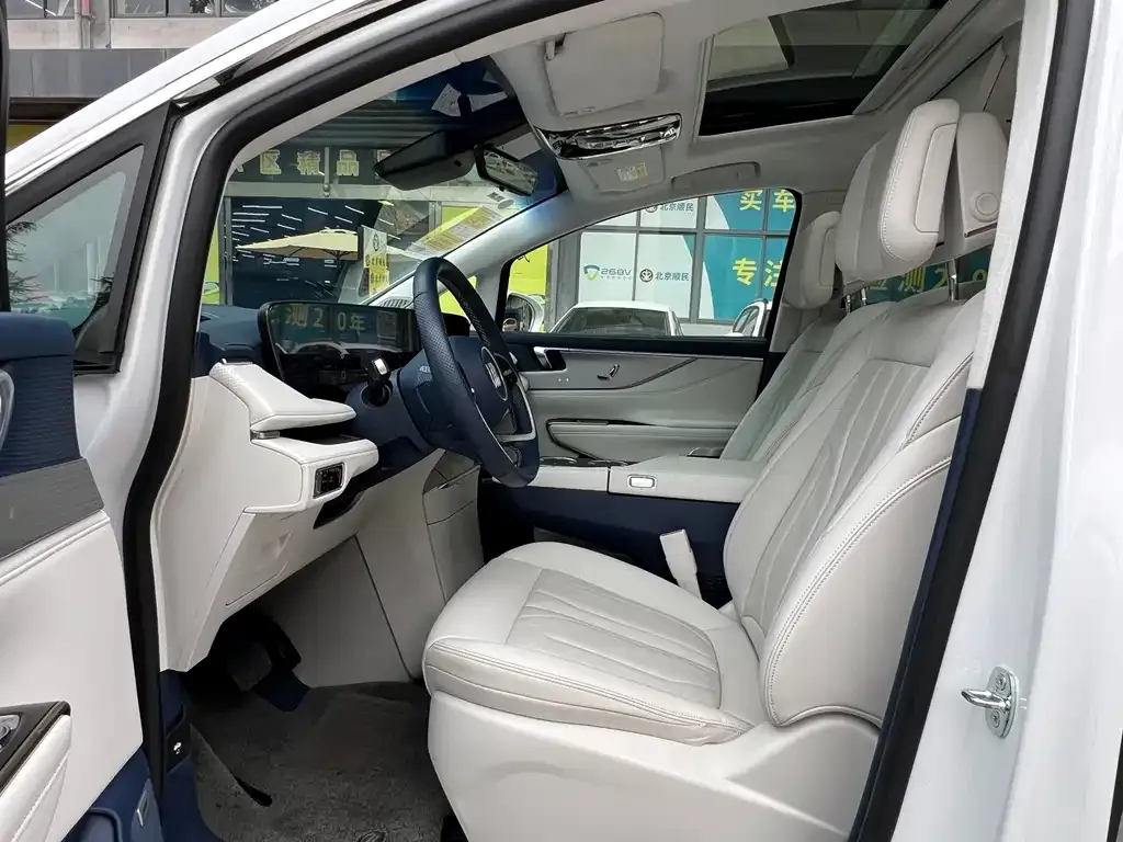 Buick GL8 Hybrid 2024 из CN, фото 4