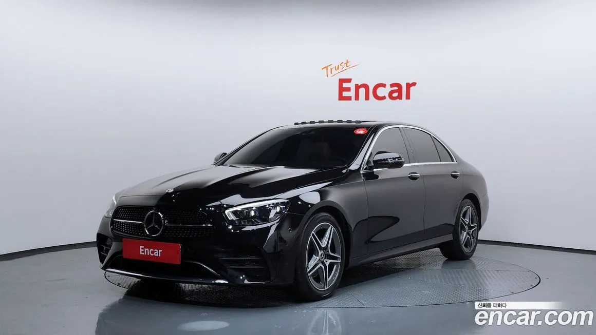 Mercedes-Benz E-Class — фото 1