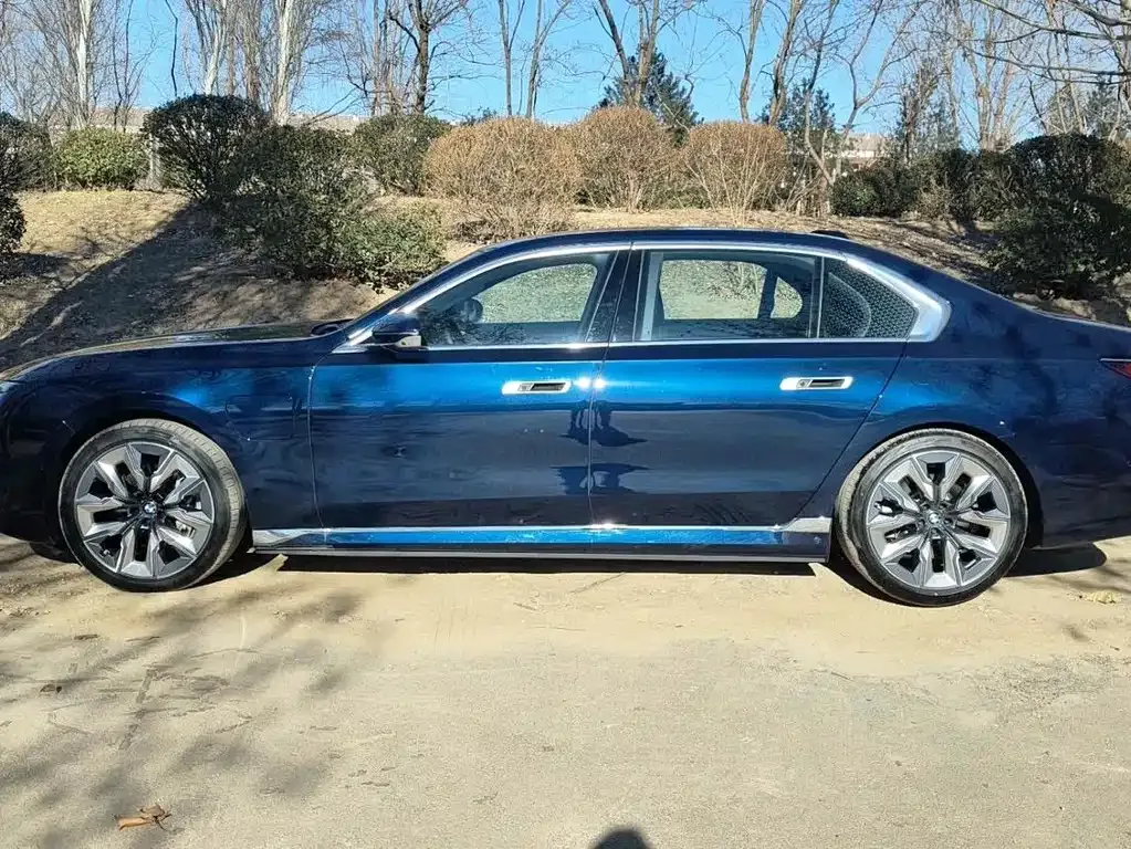 BMW i7 2023 из CN, фото 9