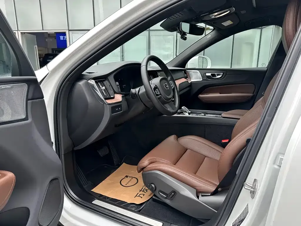 [object Object] XC60 PHEV 2024 из CN, фото 8