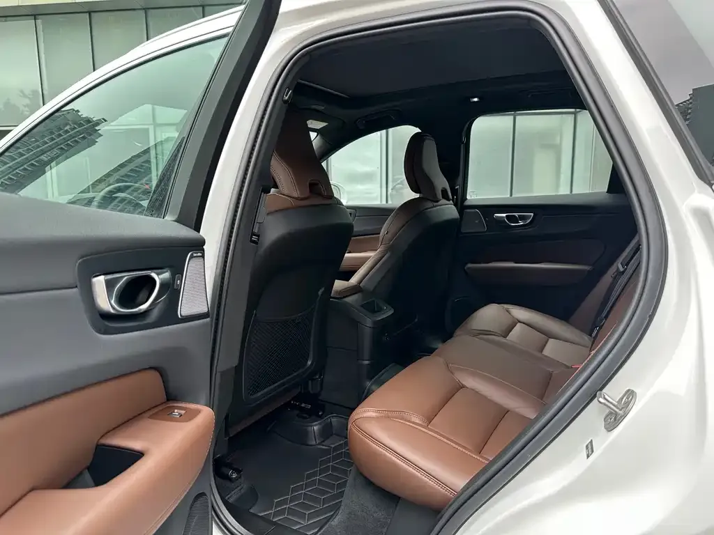 [object Object] XC60 PHEV 2024 из CN, фото 9