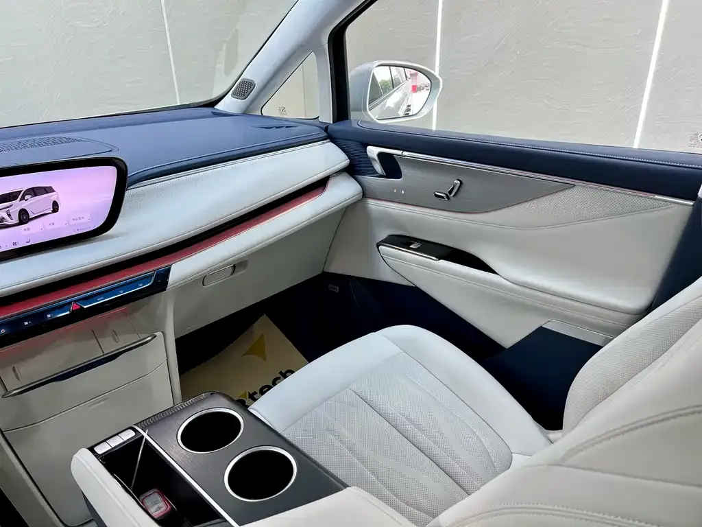 Buick GL8 Hybrid 2024 из CN, фото 9